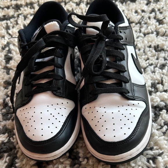 Nike Dunk Low
Women's Shoes Classic Black and White Athletic Shoes size 8 - Picture 4 of 10
